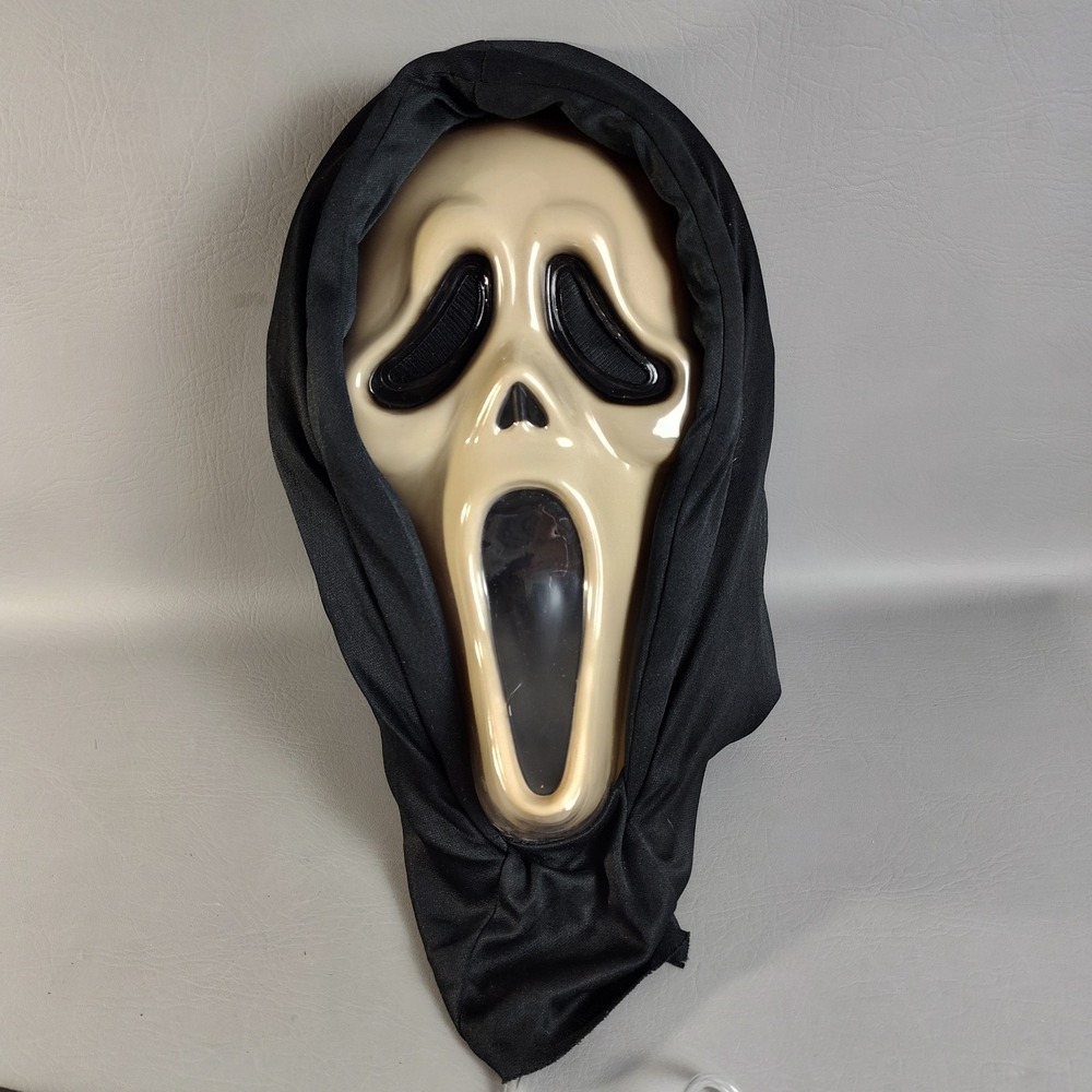 Vintage 1997 Fun World Scream Bleeding Ghost Face Mask w/ Heart Blood Pump - Picture 9 of 16
